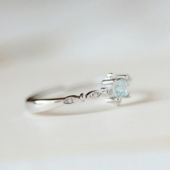 Dainty Silver Ring - Picture 3 of 4